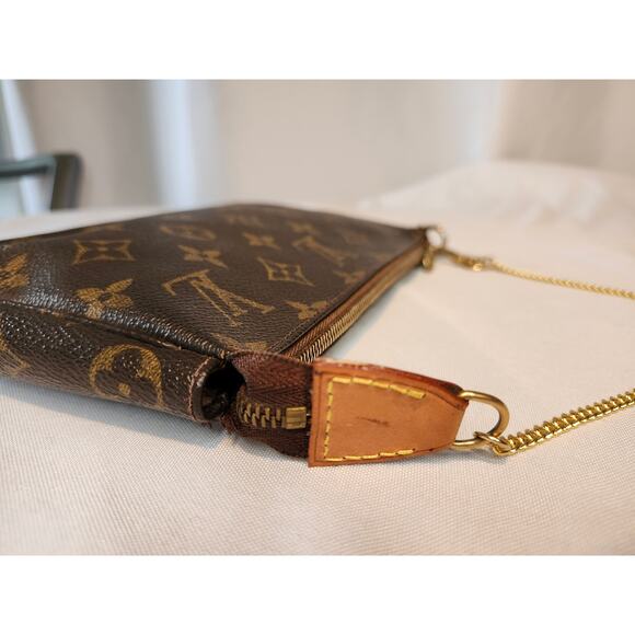 Louis Vuitton Pochette Accessoires Monogram Canvas Shoulder Bag Vintage LV - Picture 8 of 15